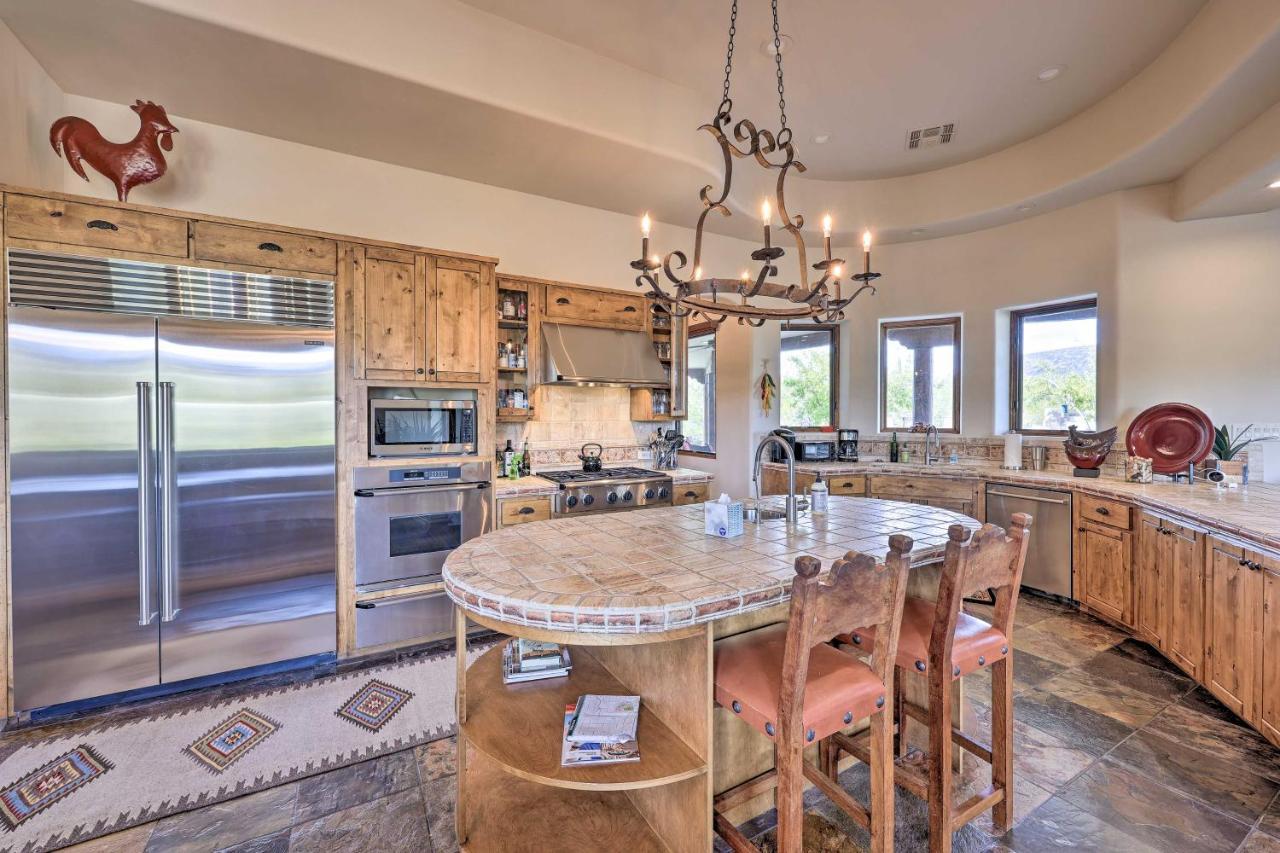 Cave Creek Oasis With Putting Green, Spa And Mtn View! Exterior foto